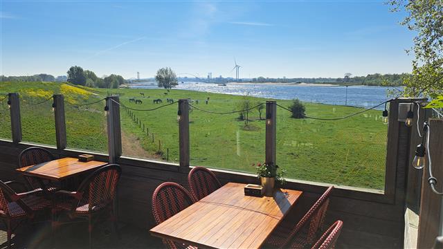 Unieke locatie aan de Waal 39 
