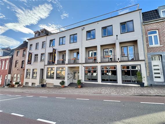 Dorpsstraat 10 